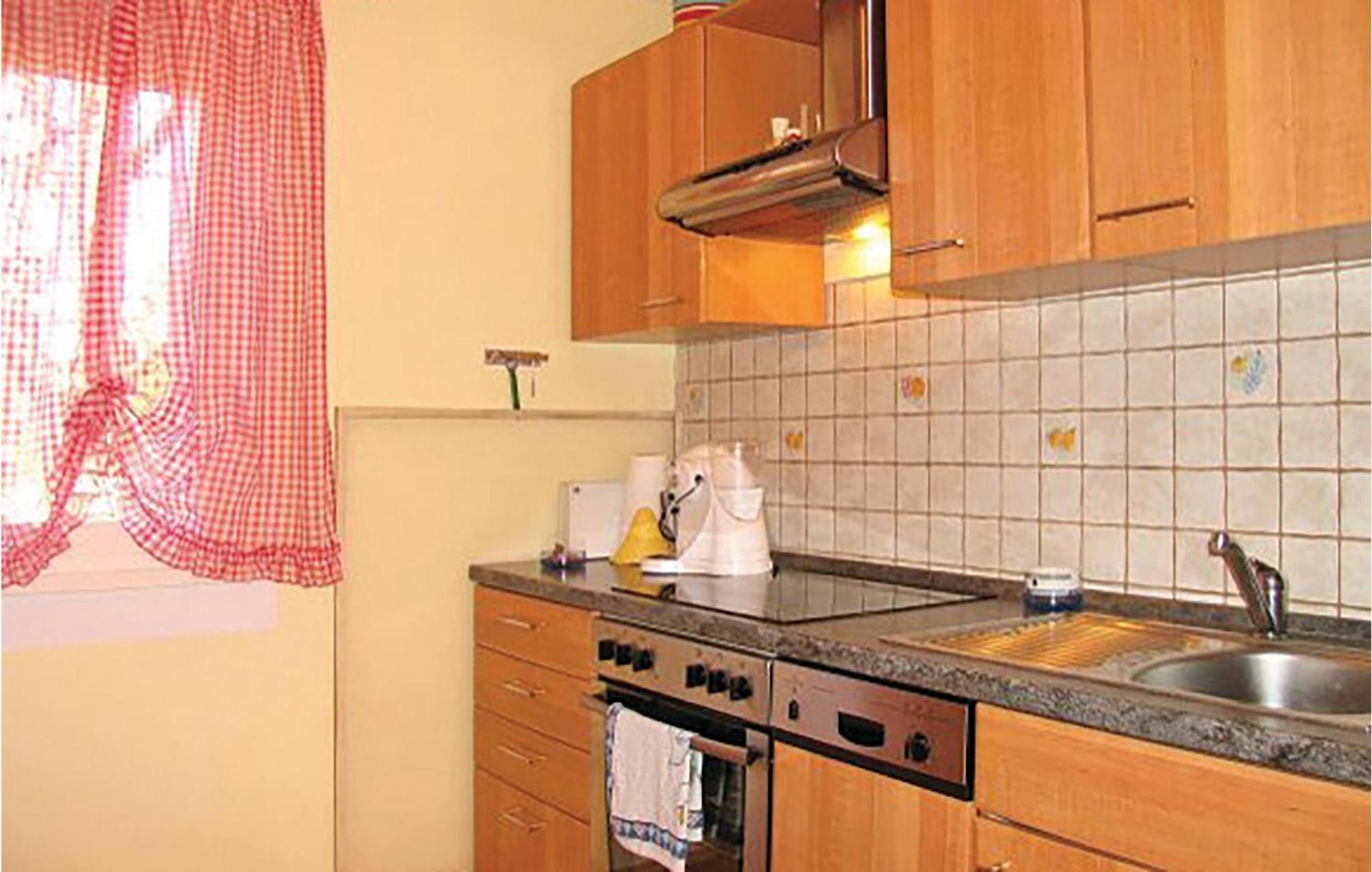 2 Bedroom Cozy Home In Bosiljevo Exterior foto